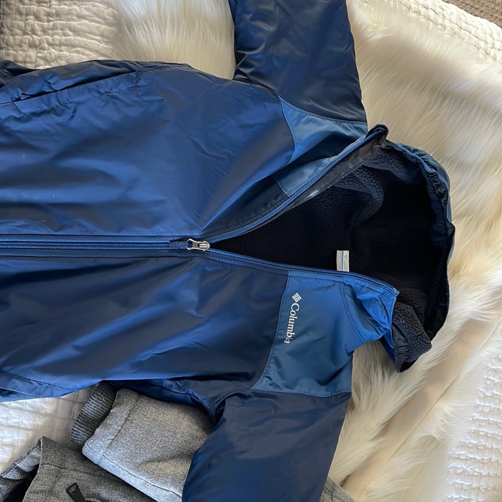 Columbia Youth Size: Small/8, like new, only worn a few times